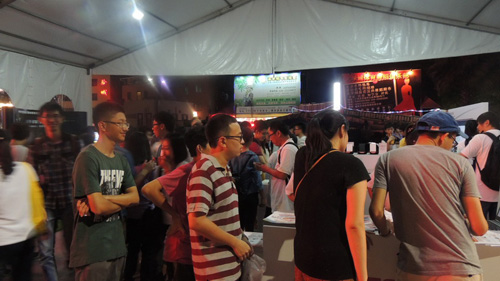 參與活動的同學不愿離去