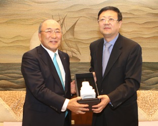 東芝會長西田厚聰訪問清華大學