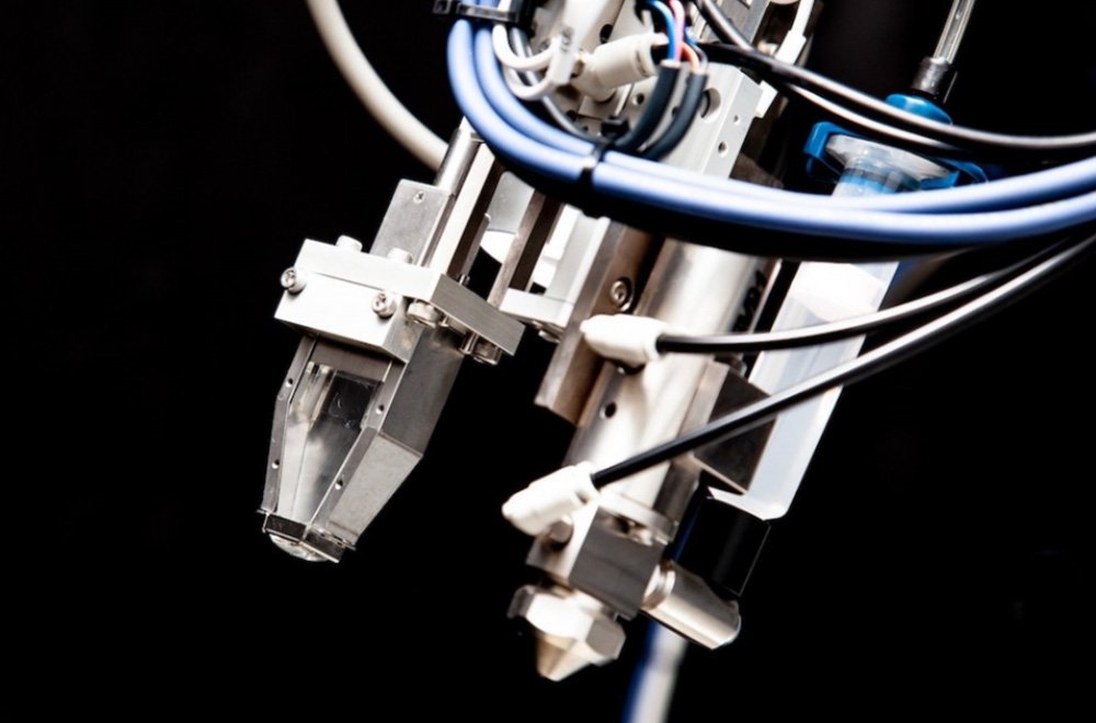 更易、更優(yōu)、更快！“點(diǎn)焊檢測(cè)機(jī)器人”開啟汽車制造新征程